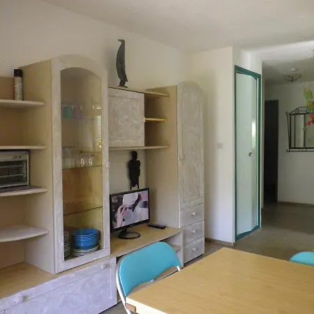 6 Pers, 2 Chambres, Terrasse, Piscine, Tennis, Parking -ref Ipa313